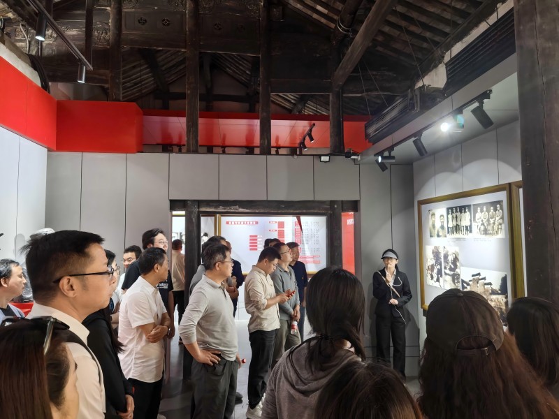 循跡悟思想 發揚鐵作風 凝心促踐行 亞通新材黨總支開展主題黨日活動3.jpg